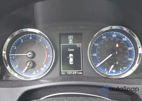 2017 Toyota Corolla Se z USA, uszkodzony, nr VIN 5YFBURHE2HP716997